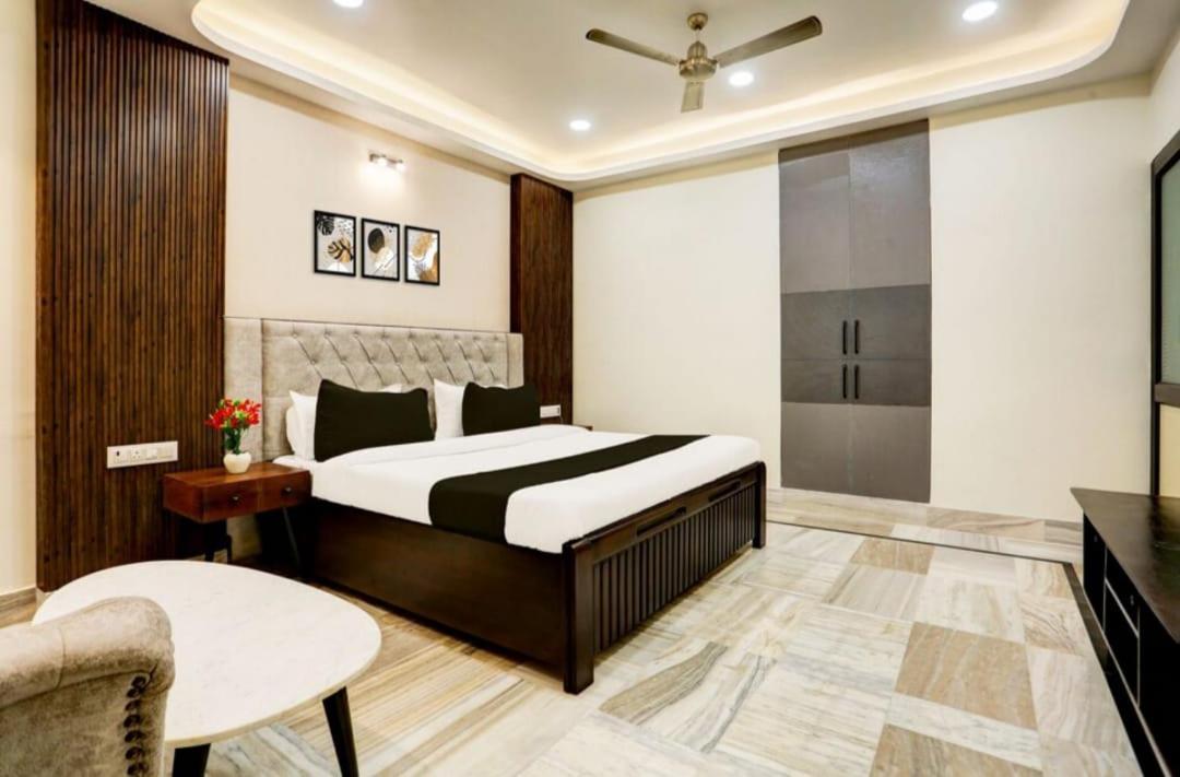 Holiday Out Hotel Джодпур Екстериор снимка