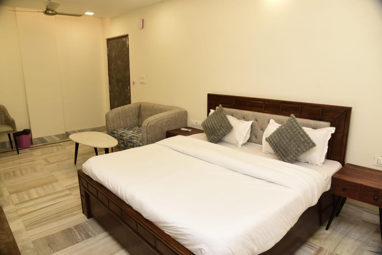 Holiday Out Hotel Джодпур Екстериор снимка