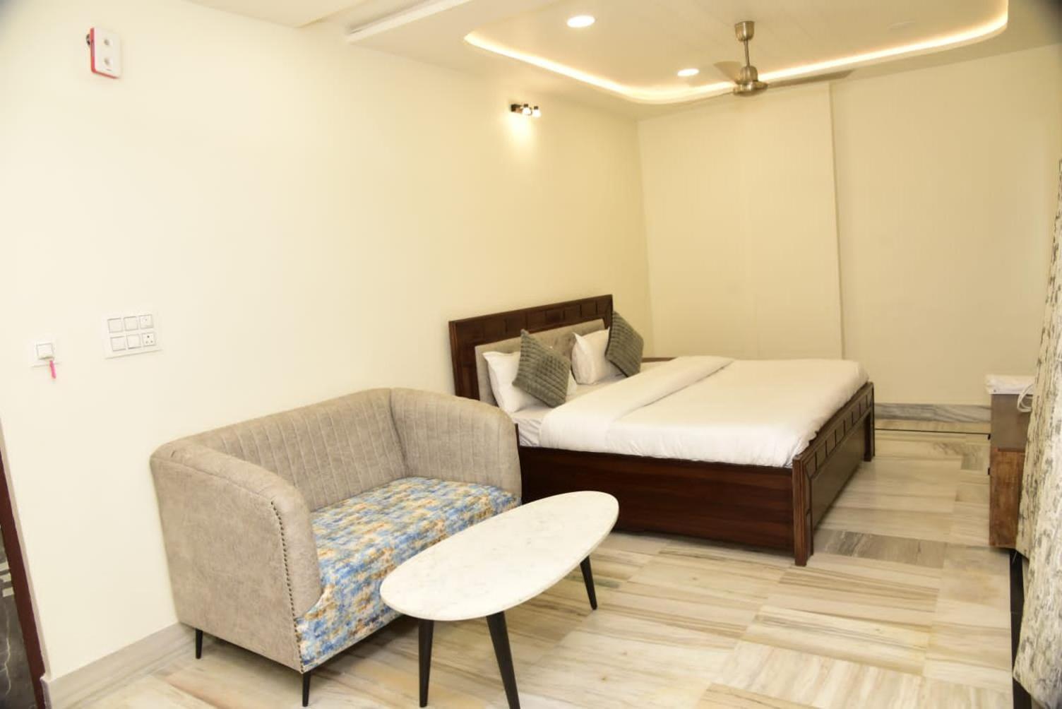 Holiday Out Hotel Джодпур Екстериор снимка